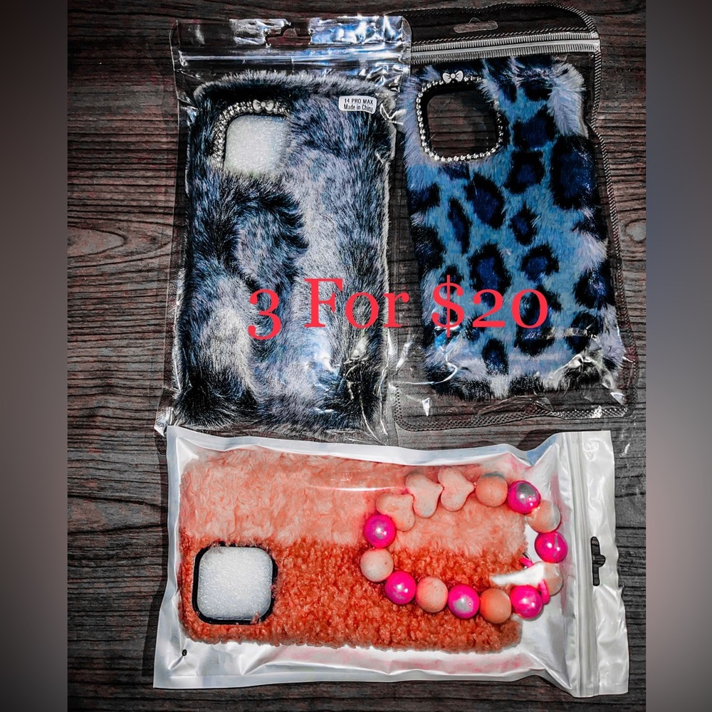 New furry iPhone 13 and 14 pro max cases! Bracelet is free with purchase.